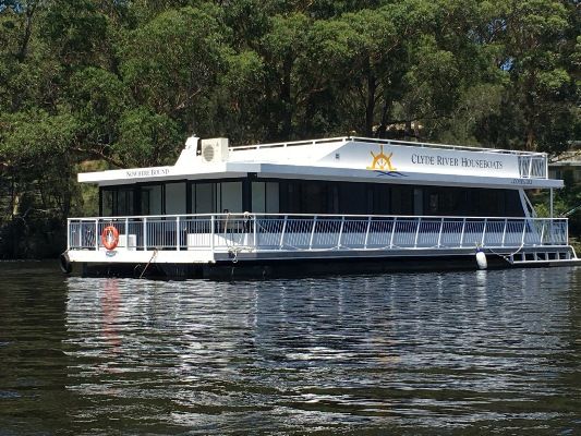 A house boat is a great way to see the Clyde and is Rob's platform to teach viewers flathead and bream fishing